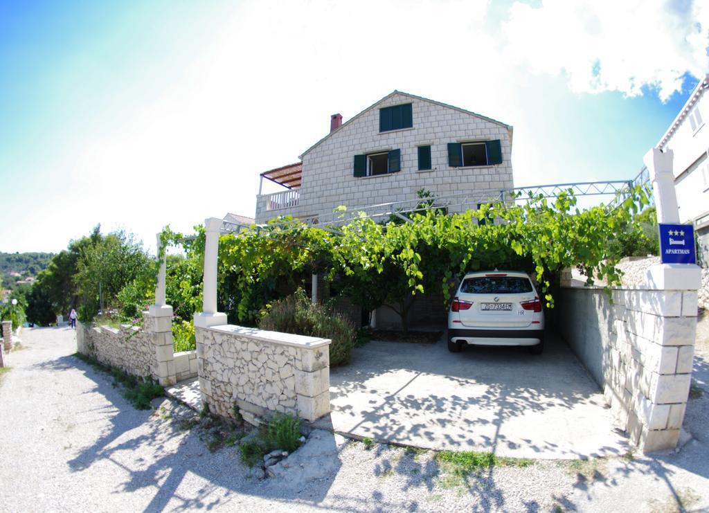 Apartments Luka Lumbarda Buitenkant foto