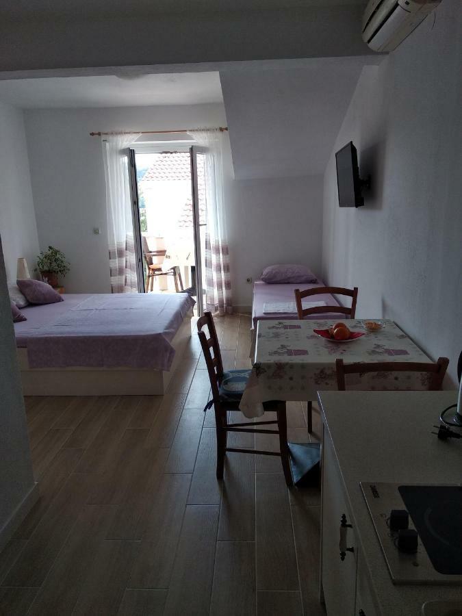 Apartments Luka Lumbarda Buitenkant foto